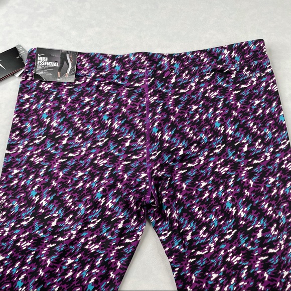 NIKE WOMEN'S SLIM FIT ESSENTIAL CROPPED PANTS SIZE 2X - Picture 2 of 9